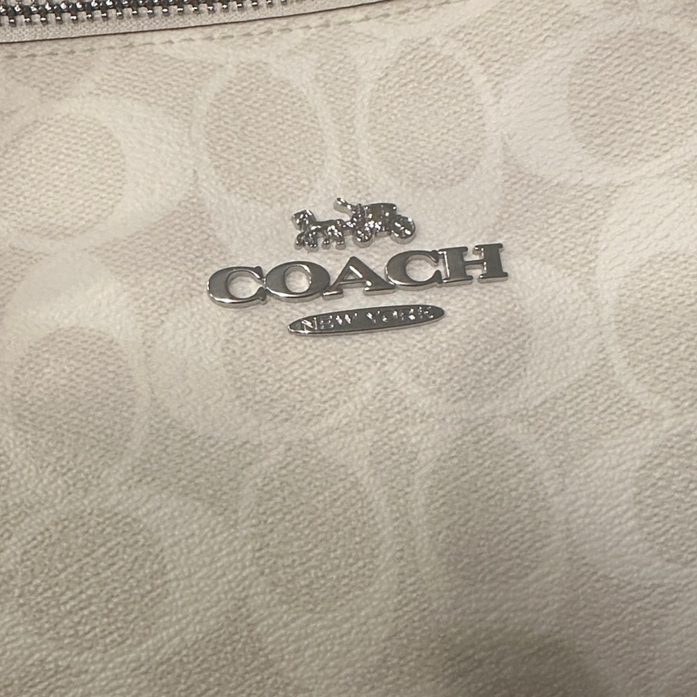 Coach Gallery Tote in Signature Canvas-Silver/Chalk/Mist (Lavender). CH504 - Picture 2 of 13